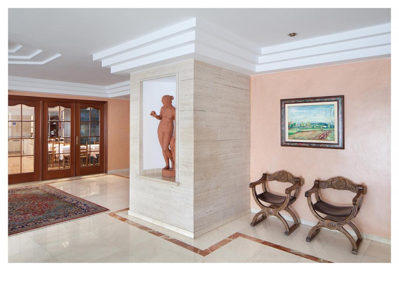 Ninays Hotel